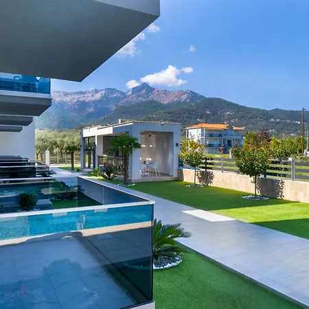 Kataleya Poolside Aparthotel